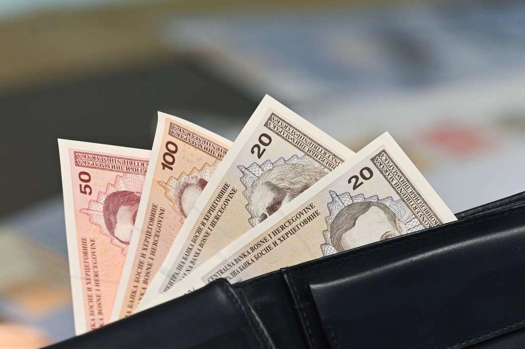 Prosječna plaća u Federaciji BiH 1.671 KM